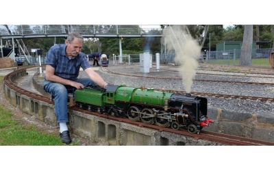 通過(guò)SC4和SX2制作火車模型