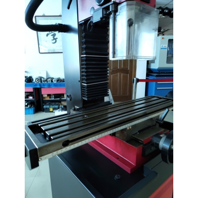 X2.7臺(tái)式鉆銑床（展示機(jī)）